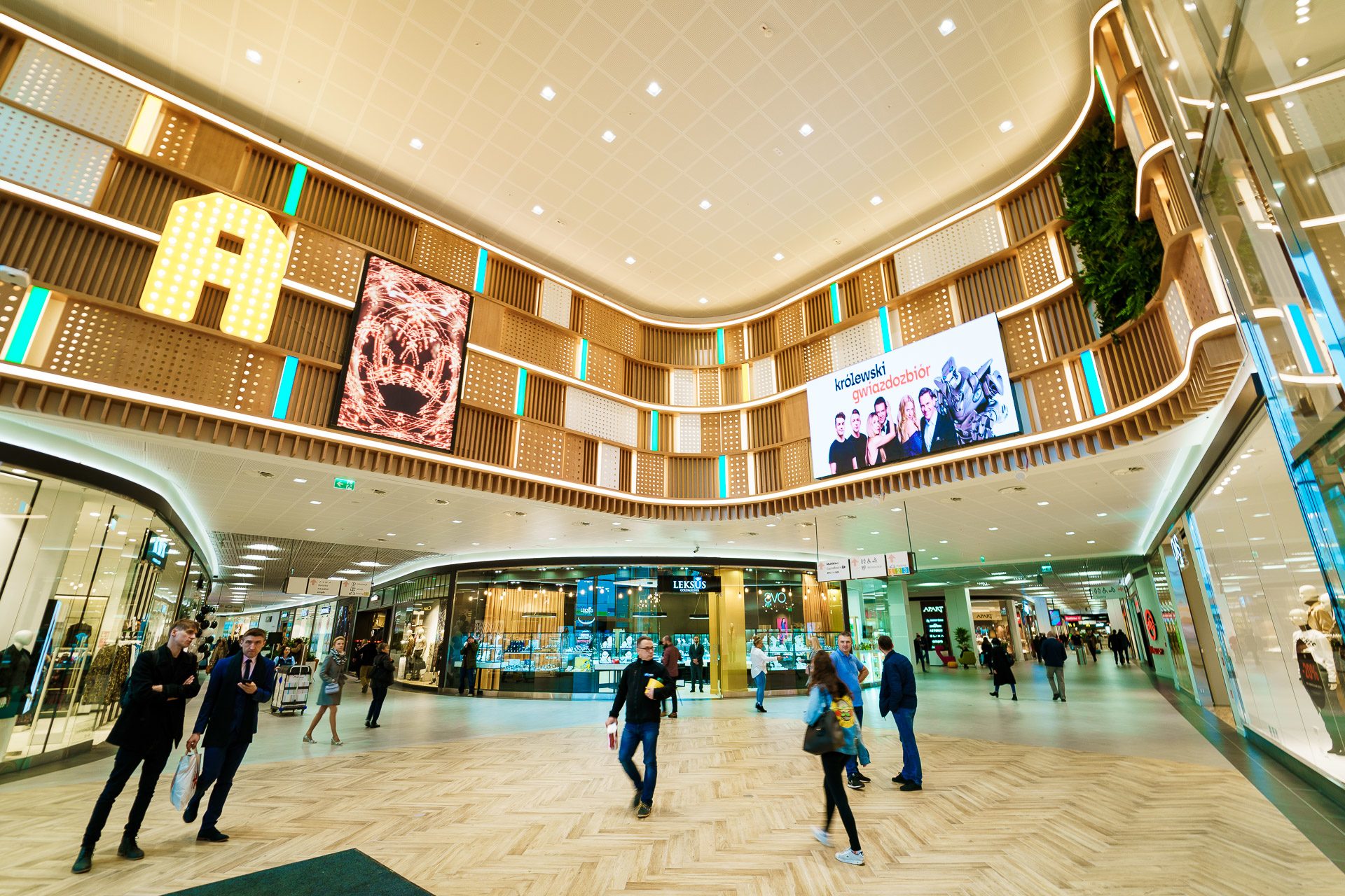 Atrium Targówek większe po przebudowie