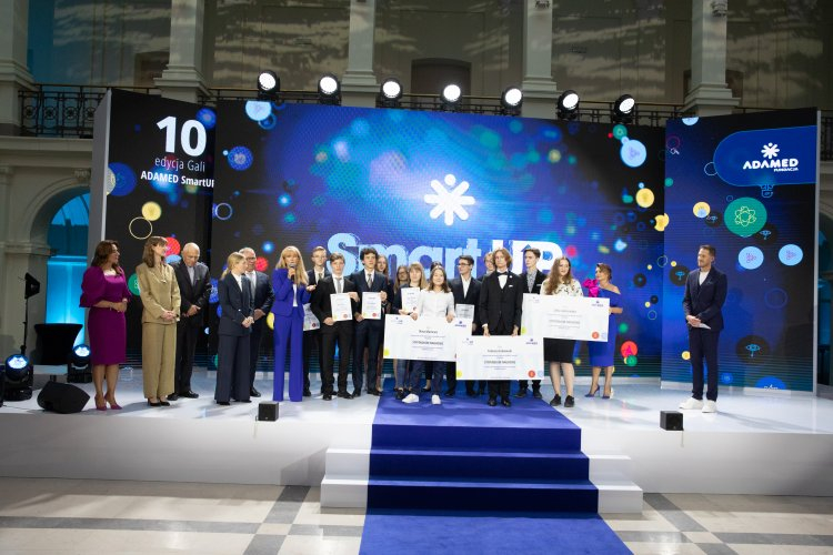 Za nami jubileuszowa gala 10-lecia Fundacji Adamed. Poznaliśmy laureatów 10. edycji obozu naukowego ADAMED SmartUP!